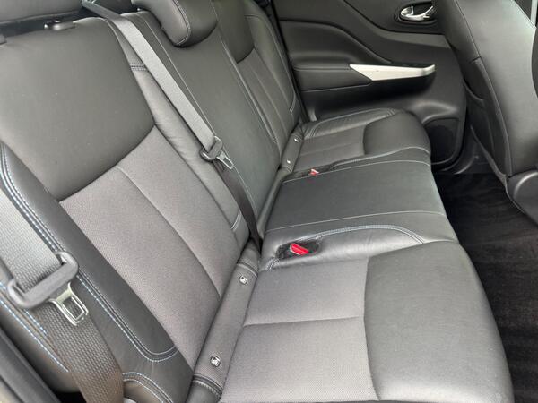 Nissan Navara 2.3 dCi N-Guard Auto 4WD Euro 6 4dr