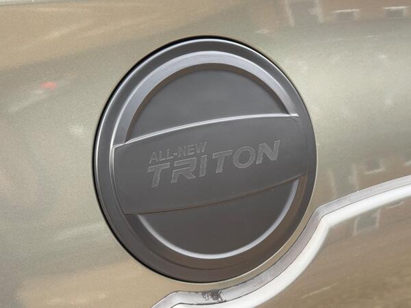 Mitsubishi L200 2.4 DI-D DC Warrior 4WD Euro 6 4dr