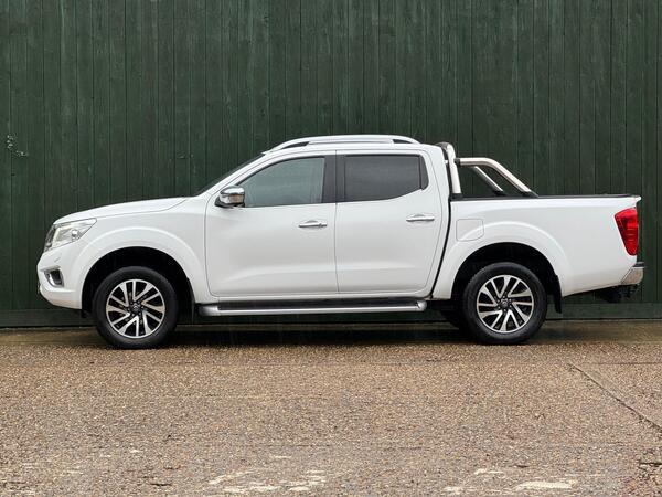 Nissan Navara 2.3 dCi Tekna 4WD Euro 6 (s/s) 4dr