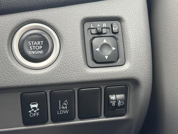 Mitsubishi L200 2.4 DI-D DC Barbarian Black Auto 4WD Euro 6 4dr (Roll Top)