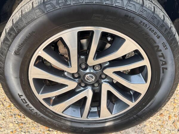 Nissan Navara 2.3 dCi Tekna Auto 4WD Euro 6 4dr