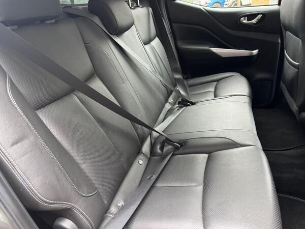 Nissan Navara 2.3 dCi Tekna Auto 4WD Euro 6 4dr