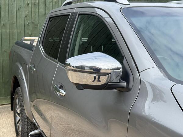 Nissan Navara 2.3 dCi Tekna Auto 4WD Euro 6 4dr