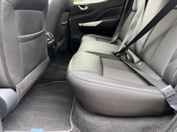 Nissan Navara 2.3 dCi N-Guard Auto 4WD Euro 6 4dr