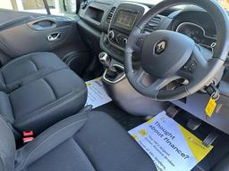 Renault Trafic 2.0 dCi ENERGY 28 Black Edition SWB Standard Roof Euro 6 (s/s) 5dr at 2th