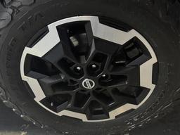 Nissan Navara 2.3 dCi Tekna Auto 4WD Euro 6 4dr at 49th