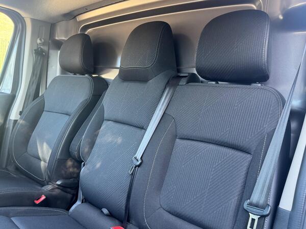 Renault Trafic 2.0 dCi ENERGY 30 Sport LWB Standard Roof Euro 6 (s/s) 5dr