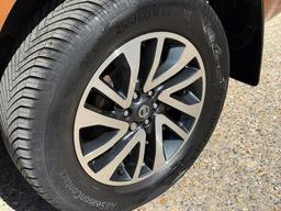 Nissan Navara 2.3 dCi Tekna Auto 4WD Euro 6 4dr at 40th