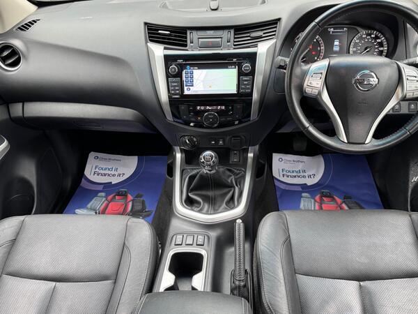 Nissan Navara 2.3 dCi Tekna 4WD Euro 6 (s/s) 4dr