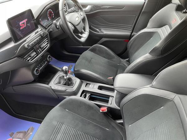 Ford Focus 2.3T EcoBoost ST Euro 6 (s/s) 5dr