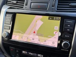 Nissan Navara 2.3 dCi Tekna Auto 4WD Euro 6 4dr at 8th