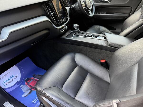 Volvo XC60 2.0 T5 Momentum Auto AWD Euro 6 (s/s) 5dr