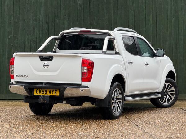 Nissan Navara 2.3 dCi Tekna 4WD Euro 6 (s/s) 4dr