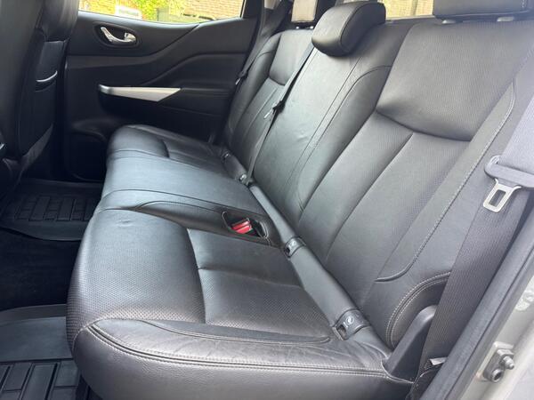 Nissan Navara 2.3 dCi Tekna Auto 4WD Euro 6 4dr