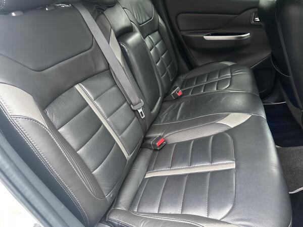 Mitsubishi L200 2.4 DI-D DC Barbarian Auto 4WD Euro 6 4dr