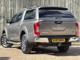 Nissan Navara 2.3 dCi Tekna Auto 4WD Euro 6 4dr at 13th