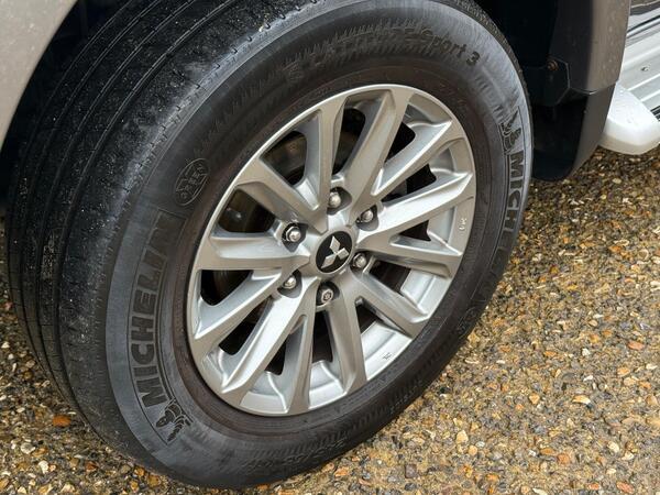 Mitsubishi L200 2.4 DI-D DC Barbarian Auto 4WD Euro 6 4dr