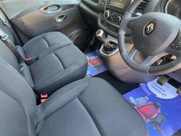 Renault Trafic 2.0 dCi ENERGY 30 Black Edition LWB Standard Roof Euro 6 (s/s) 5dr at 2th