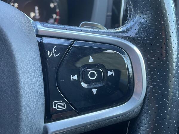Volvo XC60 2.0 B5 MHEV R-Design Pro Auto Euro 6 (s/s) 5dr