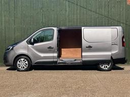 Renault Trafic 2.0 dCi ENERGY 30 Sport LWB Standard Roof Euro 6 (s/s) 5dr at 7th