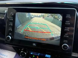 Toyota Hilux 2.8 D-4D Invincible X Auto 4WD Euro 6 (s/s) 4dr at 7th