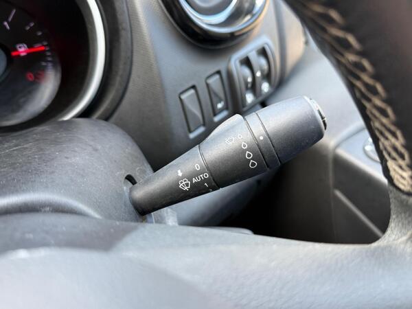 Renault Trafic 2.0 dCi ENERGY 28 Black Edition EDC SWB Standard Roof Euro 6 (s/s) 5dr