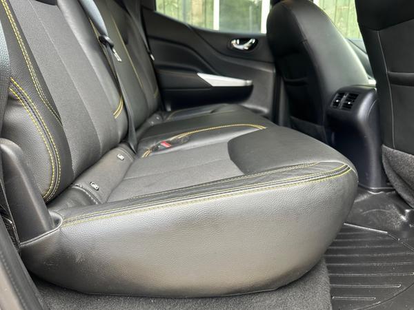 Nissan Navara 2.3 dCi N-Guard Auto 4WD Euro 6 4dr