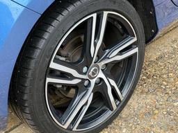 Volvo V40 2.0 D3 R-Design Edition Auto Euro 6 (s/s) 5dr at 49th