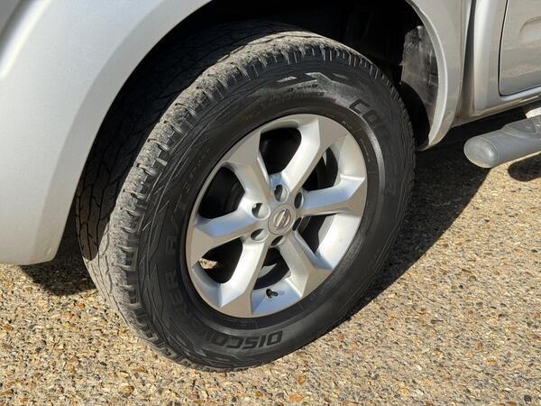 Nissan Navara 2.5 dCi Tekna Auto 4WD Euro 5 4dr