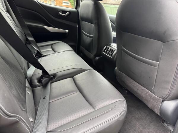 Nissan Navara 2.3 dCi Tekna Auto 4WD Euro 6 4dr
