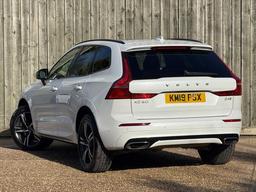 Volvo XC60 2.0 D4 R-Design Auto Euro 6 (s/s) 5dr at 13th