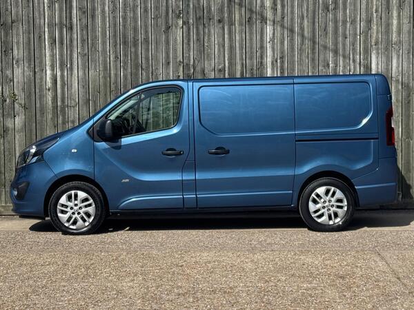 Vauxhall Vivaro 1.6 CDTi 2700 BiTurbo ecoFLEX Sportive L1 H1 Euro 5 (s/s) 5dr