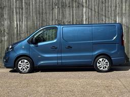 Vauxhall Vivaro 1.6 CDTi 2700 BiTurbo ecoFLEX Sportive L1 H1 Euro 5 (s/s) 5dr at 11th