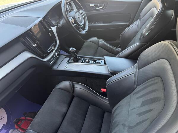Volvo XC60 2.0 D4 R-Design AWD Euro 6 (s/s) 5dr