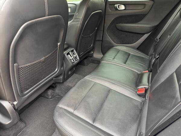 Volvo XC40 2.0 T4 Inscription Pro Auto Euro 6 (s/s) 5dr