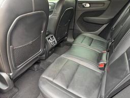 Volvo XC40 2.0 T4 Inscription Pro Auto Euro 6 (s/s) 5dr at 13th