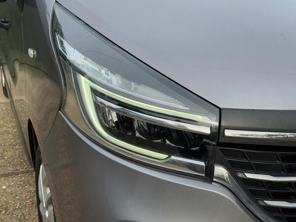 Renault Trafic 2.0 dCi ENERGY 28 Sport SWB Standard Roof Euro 6 (s/s) 5dr