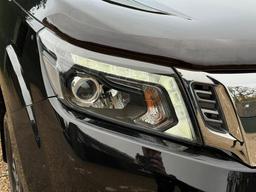 Nissan Navara 2.3 dCi Tekna 4WD Euro 6 (s/s) 4dr at 42th