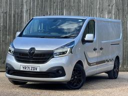 Renault Trafic 2.0 dCi ENERGY 30 Black Edition EDC LWB Standard Roof Euro 6 (s/s) 5dr at 5th