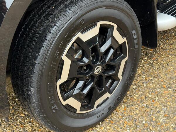 Nissan Navara 2.3 dCi Tekna 4WD Euro 6 (s/s) 4dr