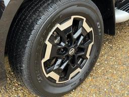 Nissan Navara 2.3 dCi Tekna 4WD Euro 6 (s/s) 4dr at 36th