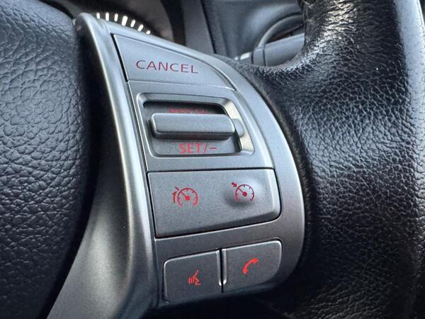 Nissan Navara 2.3 dCi N-Guard Auto 4WD Euro 6 4dr