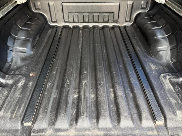 Nissan Navara 2.5 dCi Tekna Auto 4WD Euro 5 4dr