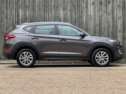 Hyundai TUCSON 1.7 CRDi Blue Drive SE Nav Euro 6 (s/s) 5dr at 18th