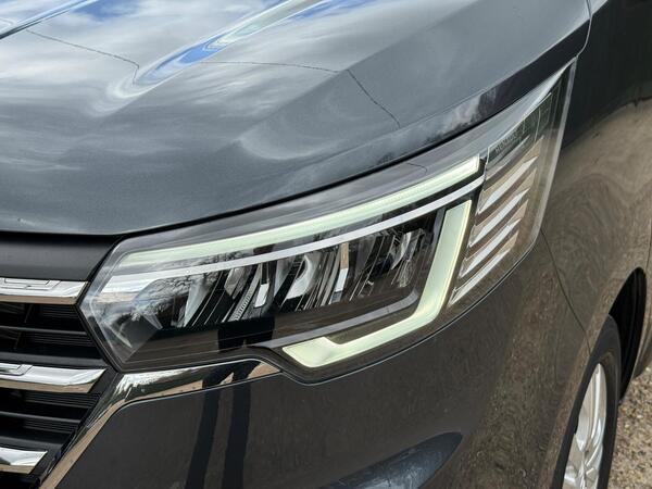 Renault Trafic 2.0 dCi Blue LL30 Sport Crew Van L2 H1 Euro 6 (s/s) 6dr