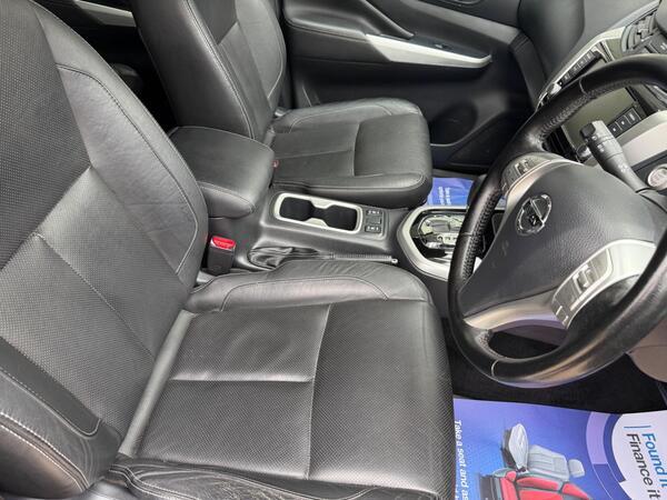 Nissan Navara 2.3 dCi Tekna Auto 4WD Euro 6 4dr