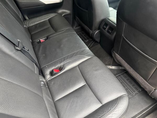 Nissan Navara 2.3 dCi Tekna 4WD Euro 6 (s/s) 4dr