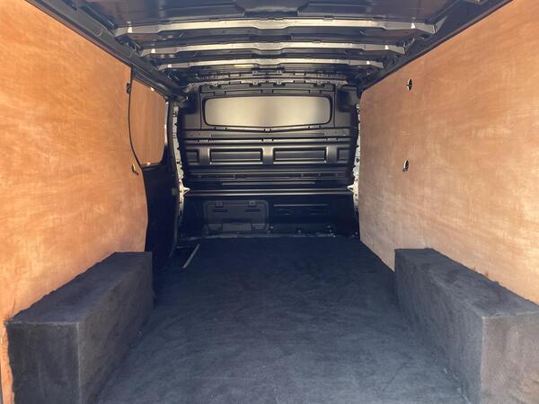 Renault Trafic 2.0 dCi ENERGY 30 Black Edition LWB Standard Roof Euro 6 (s/s) 5dr