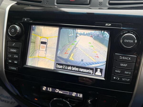 Nissan Navara 2.3 dCi Tekna 4WD Euro 6 (s/s) 4dr