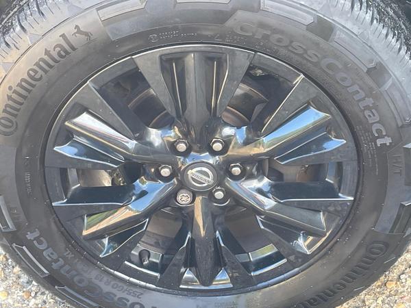 Nissan Navara 2.3 dCi Trek -1 4WD Euro 6 (s/s) 4dr